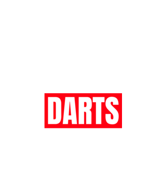 DARTS HERO model negru pe tricou