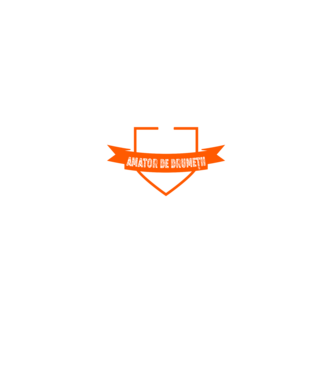 sunt cel mai tare amator de drumeții și tot ce am primit pentru asta a fost acest tricou jalnic model negru pe tricou