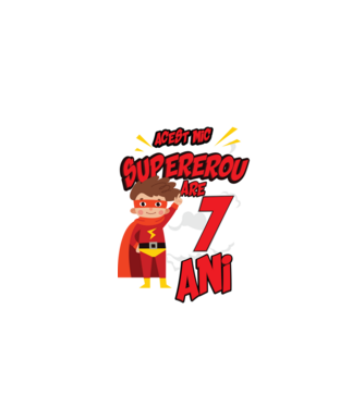 Acest mic supererou are 7 ani model negru pe tricou