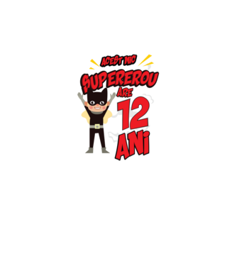 Acest mic supererou are 12 ani model negru pe tricou