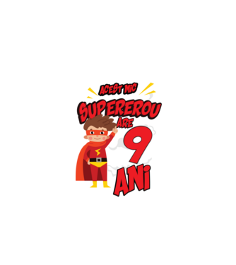 Acest mic supererou are 9 ani model negru pe tricou