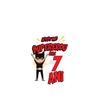 Acest mic supererou are 7 ani model negru pe tricou