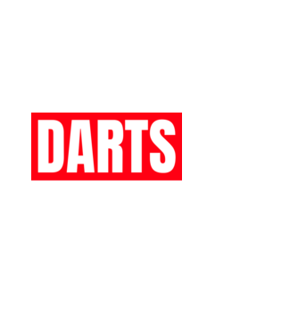 DARTS HERO model negru pe tricou