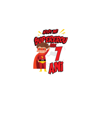 Acest mic supererou are 1 an model negru pe tricou