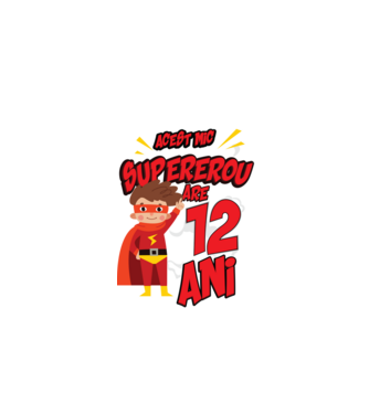 Acest mic supererou are 12 ani model negru pe tricou