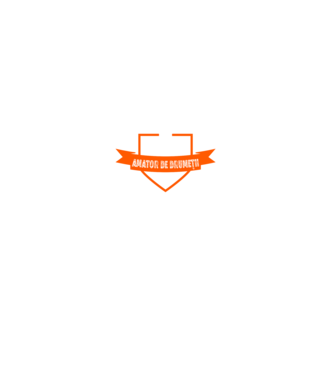 sunt cel mai tare amator de drumeții și tot ce am primit pentru asta a fost acest tricou jalnic model negru pe tricou