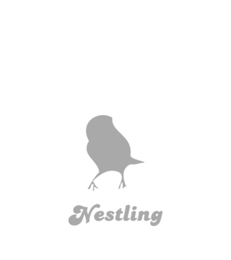 Nestling model negru pe tricou