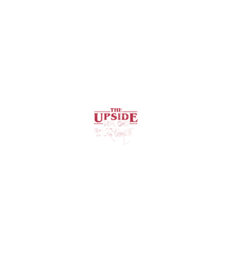 the upside down logo model negru pe tricou