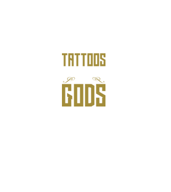 A man without tattoos is invisible to the gods model negru pe tricou