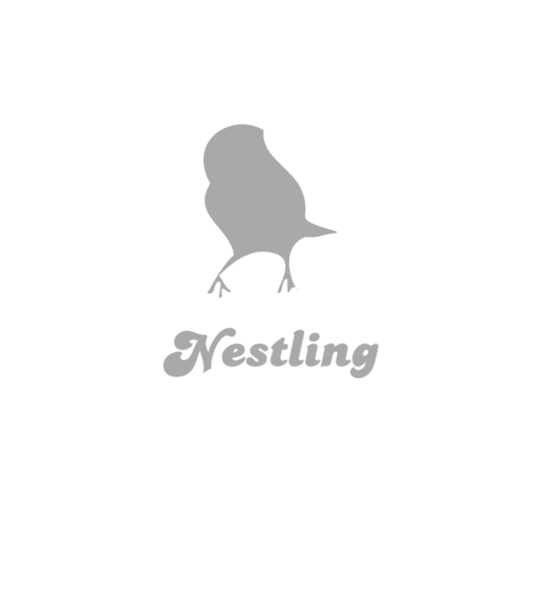 Nestling model negru pe tricou