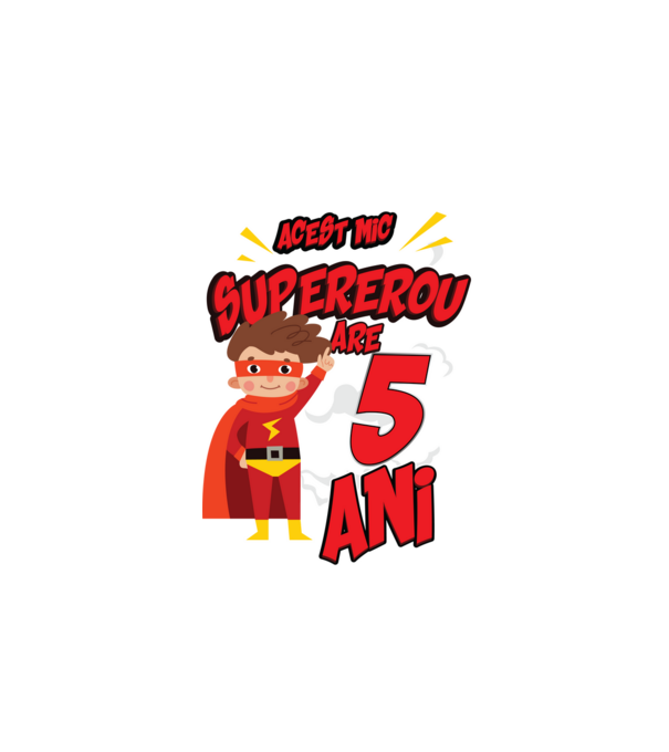 Acest mic supererou are 5 ani model negru pe tricou