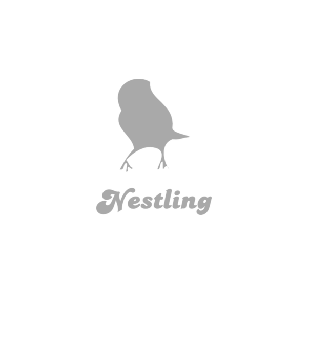 Nestling model negru pe tricou
