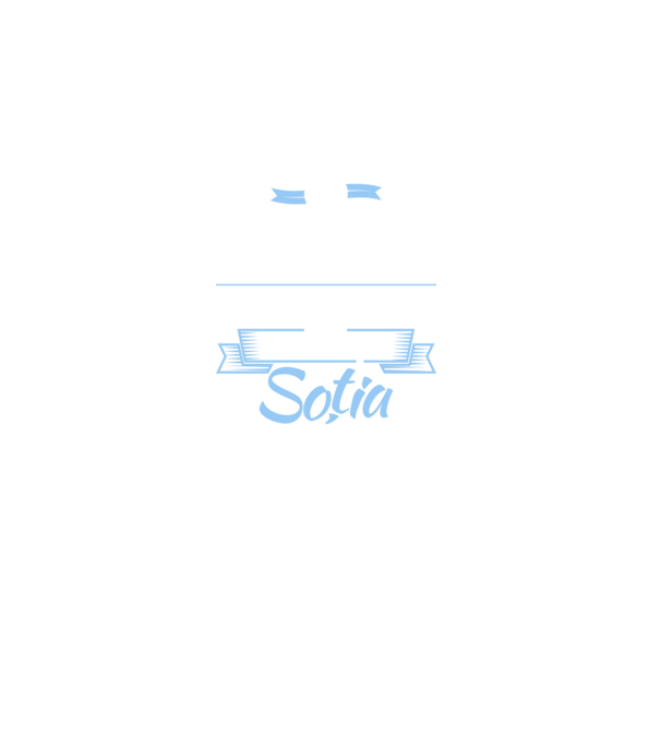 numai o persoană este mai tare decât un amator de drumeții, soția amatorului de drumeții model negru pe tricou