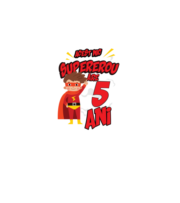 Acest mic supererou are 5 ani model negru pe tricou