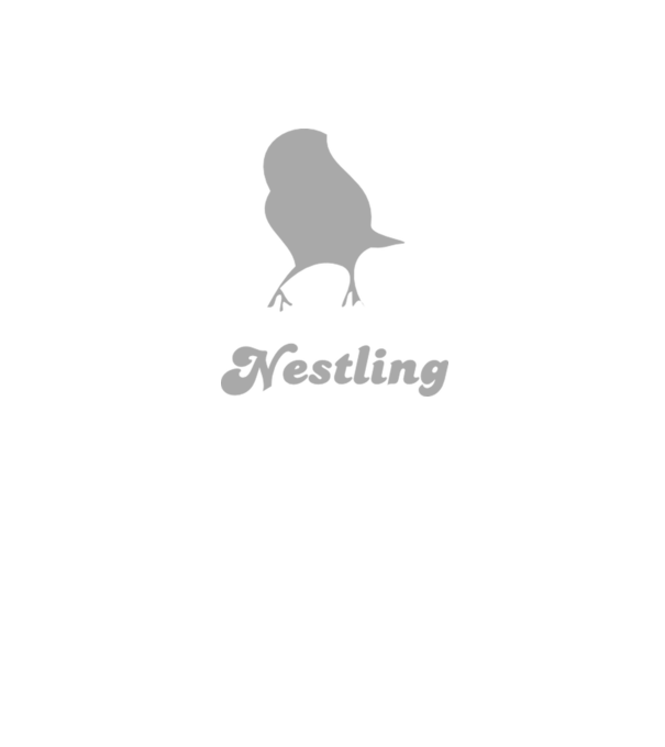 Nestling model negru pe tricou