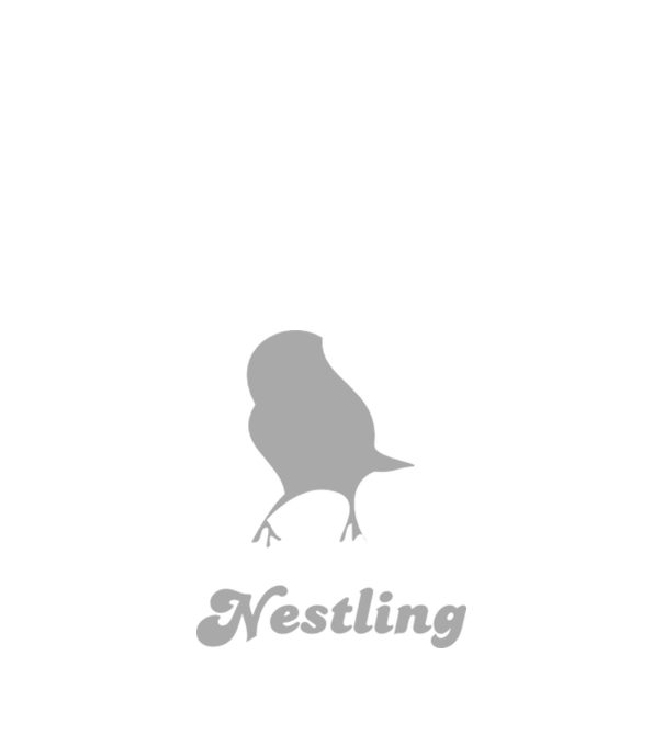 Nestling model negru pe tricou