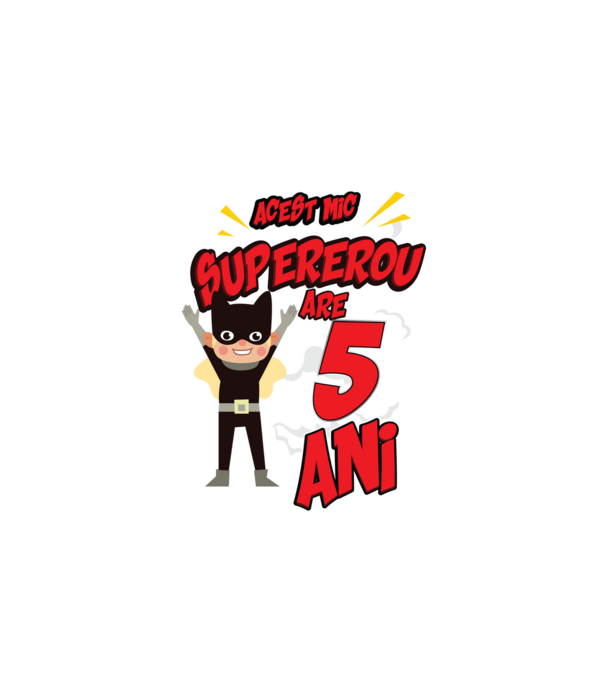 Acest mic supererou are 5 ani model negru pe tricou