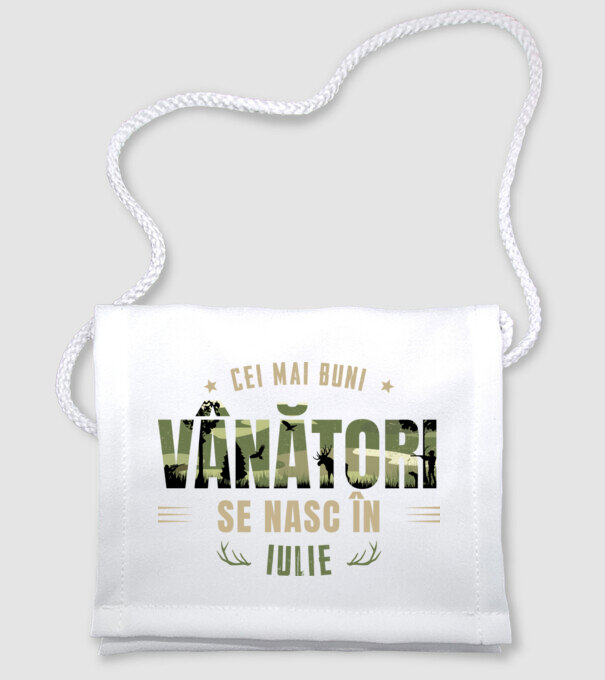 Cei mai buni vânători se nasc în iulie model alb pe tricou