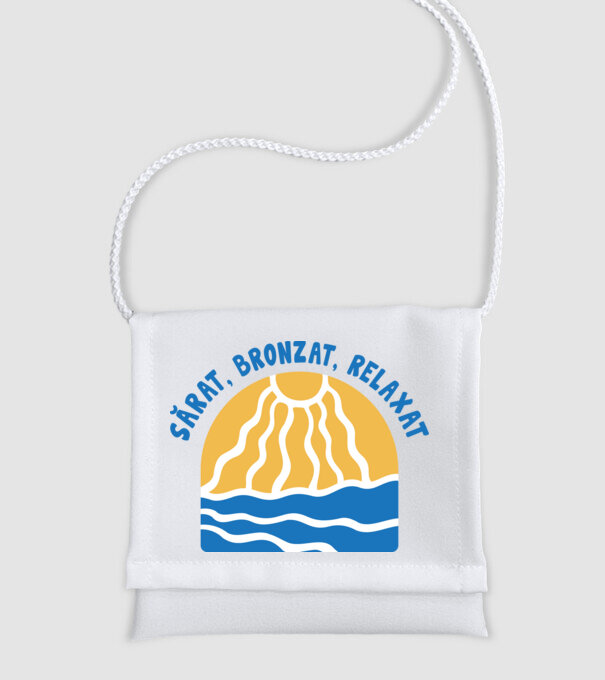 Sărat, bronzat, relaxat model alb pe tricou