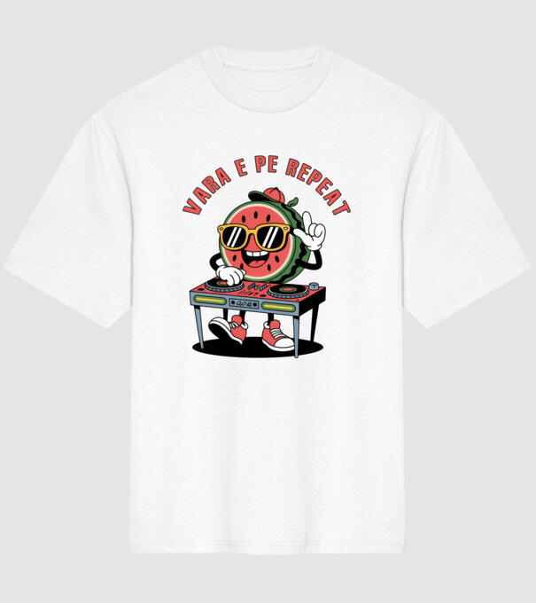 Vara e pe repeat model alb pe tricou