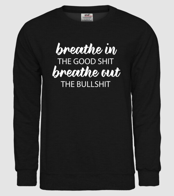 Inspiră model negru pe tricou