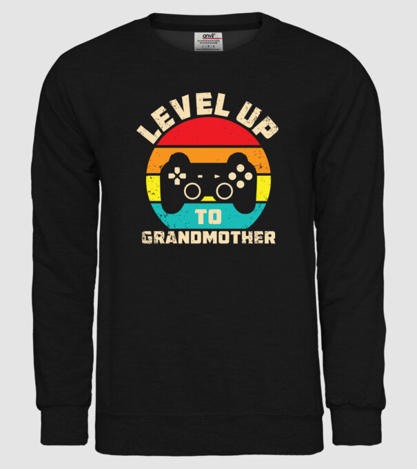 Level Up Grandmother model negru pe tricou