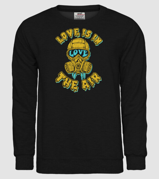Love is in the air model negru pe tricou
