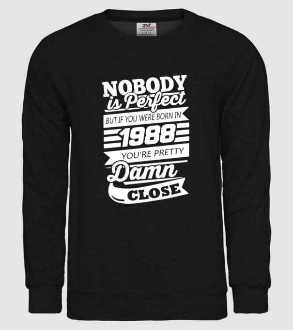 nobody is perfect 1988 model negru pe tricou