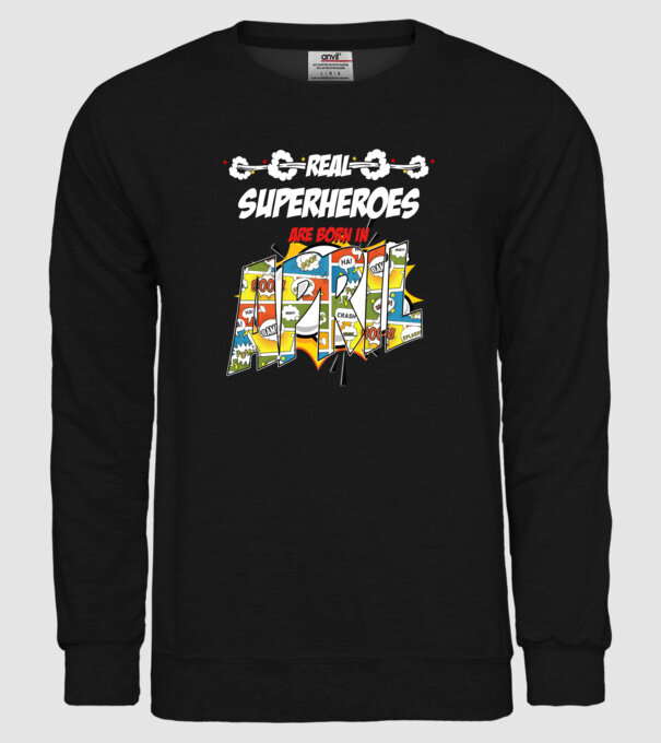 real superheroes are born in april model negru pe tricou