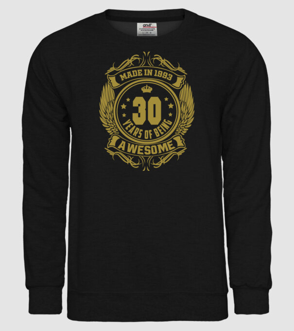 30 years of being awesome winged model negru pe tricou
