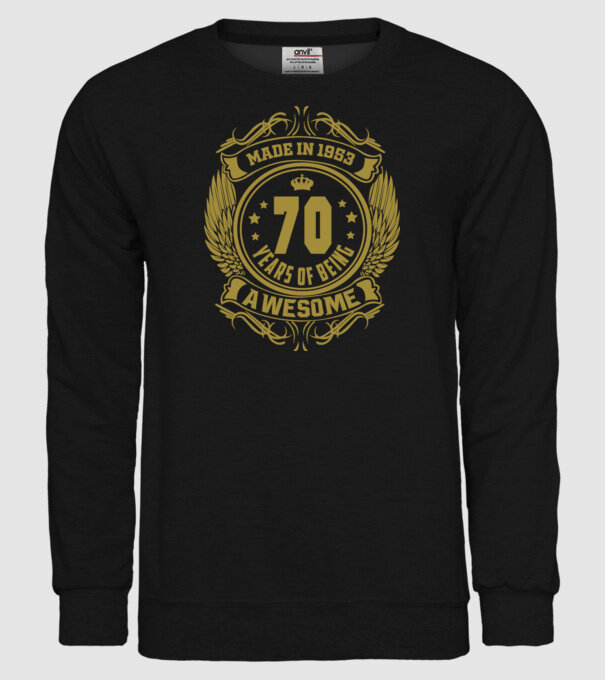 70 years of being awesome winged model negru pe tricou