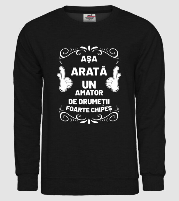 așa arată un amator de drumeții foarte chipeș model negru pe tricou