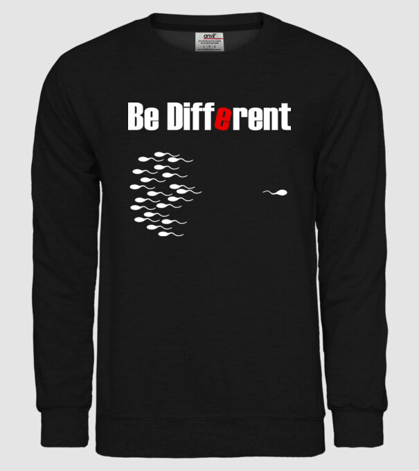 Be Different model negru pe tricou