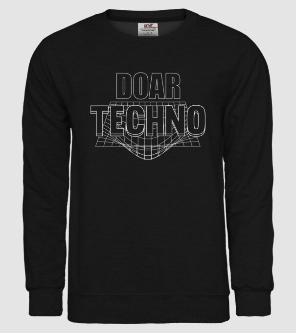 Doar techno model negru pe tricou