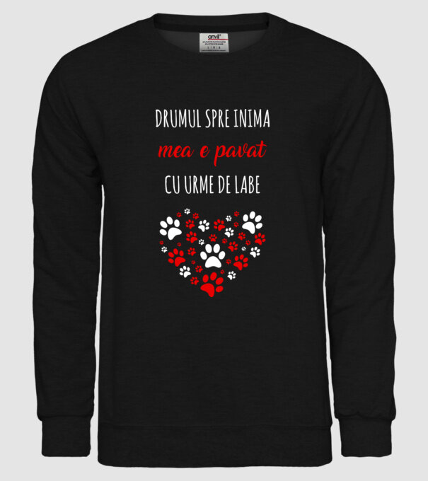 Drumul spre inima mea e pavat cu urme de labe model negru pe tricou