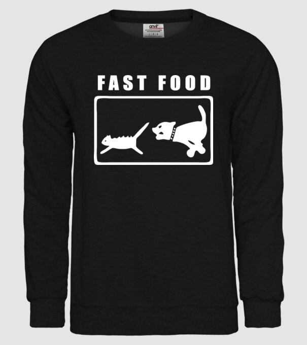 fast food model negru pe tricou