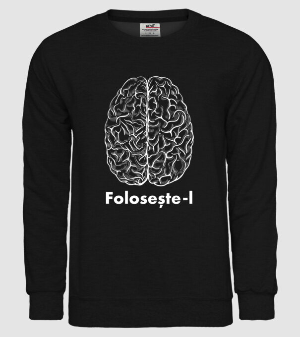 Folosește-l model negru pe tricou