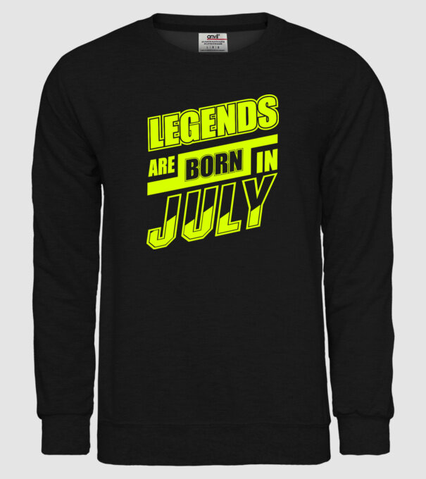 Legends are born in July model negru pe tricou