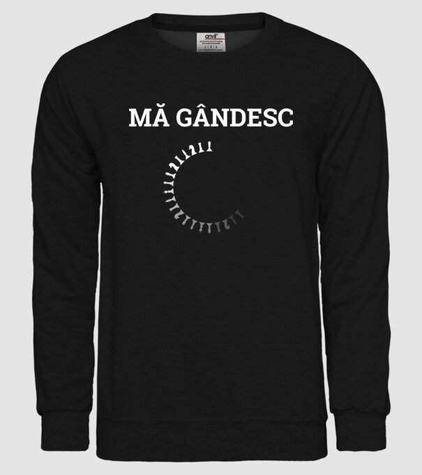Mă gândesc model negru pe tricou