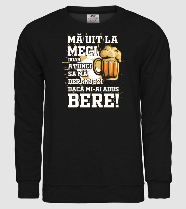Mă uit la meci model negru pe tricou