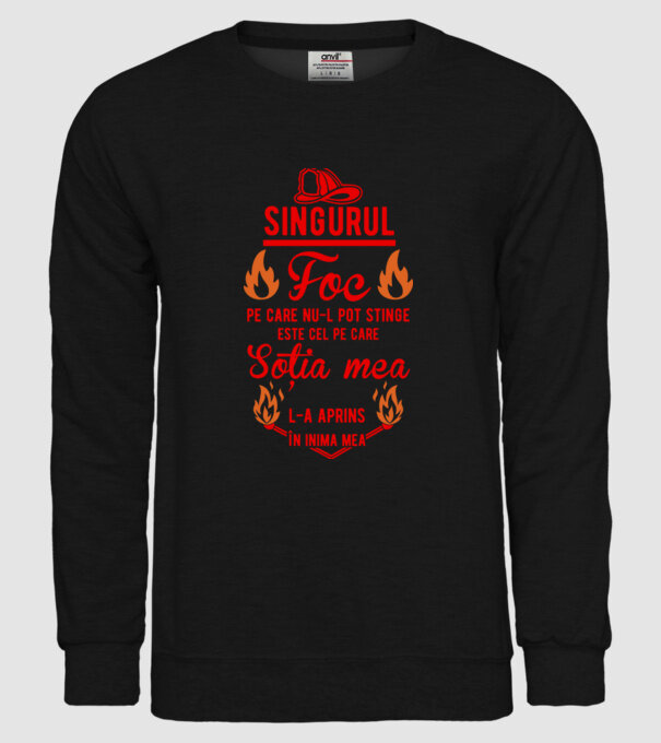 singurul foc pe care nu-l pot stinge este cel pe care soția mea l-a aprins în inima mea model negru pe tricou