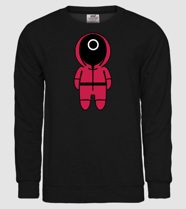 squid game figure model negru pe tricou