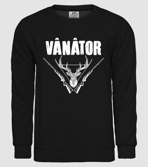 vânător model negru pe tricou
