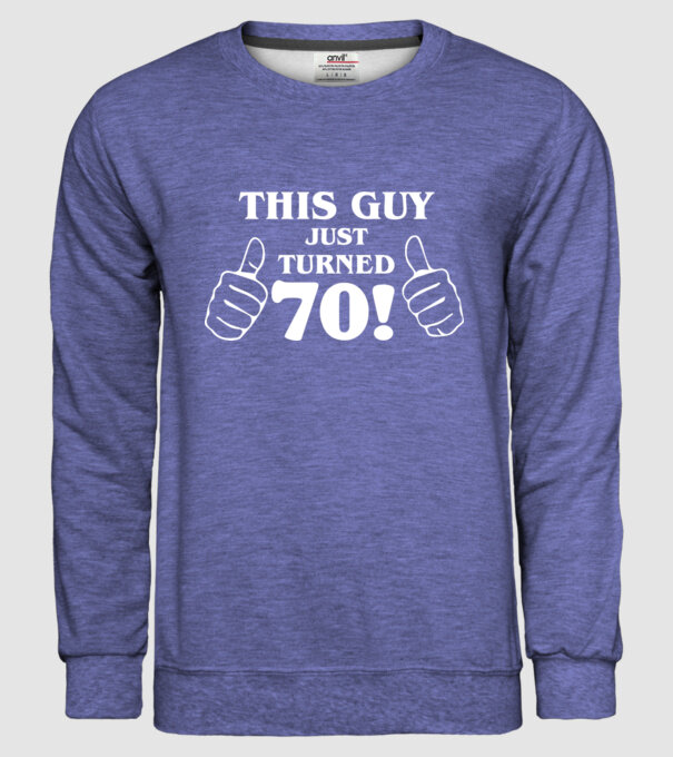 This guy just turned - 70 model albastru jeanși pe tricou