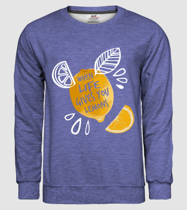 When life gives you lemons... model albastru jeanși pe tricou