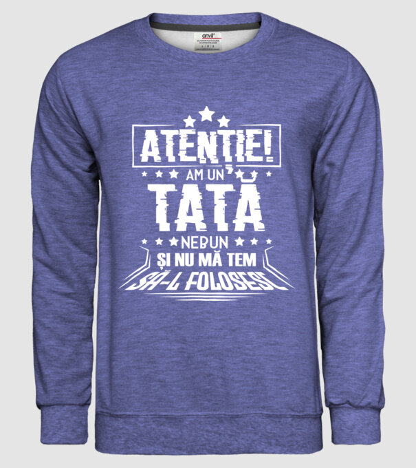 Atenție! Am un tată nebun și nu mă tem să-l folosesc. model albastru jeanși pe tricou