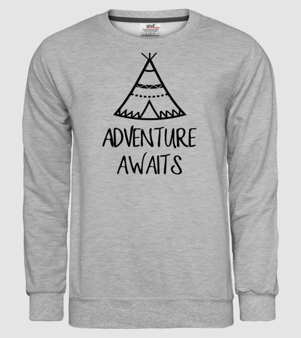 Advanture awaits model gri pe tricou