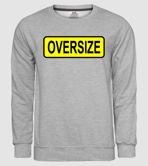 Oversize model gri pe tricou