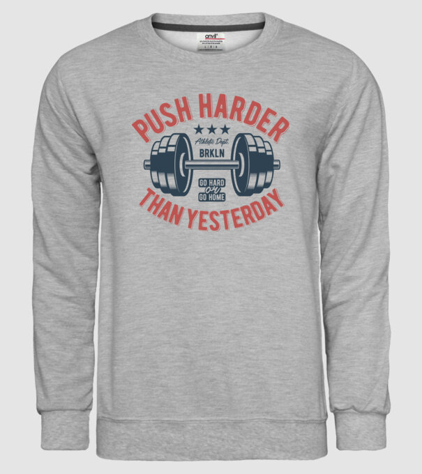 push harder model gri pe tricou