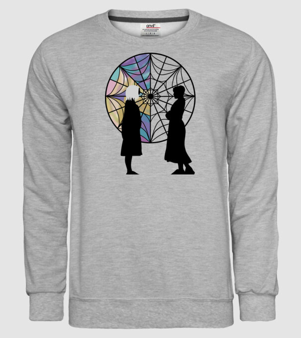 Wednesday and Enid model gri pe tricou